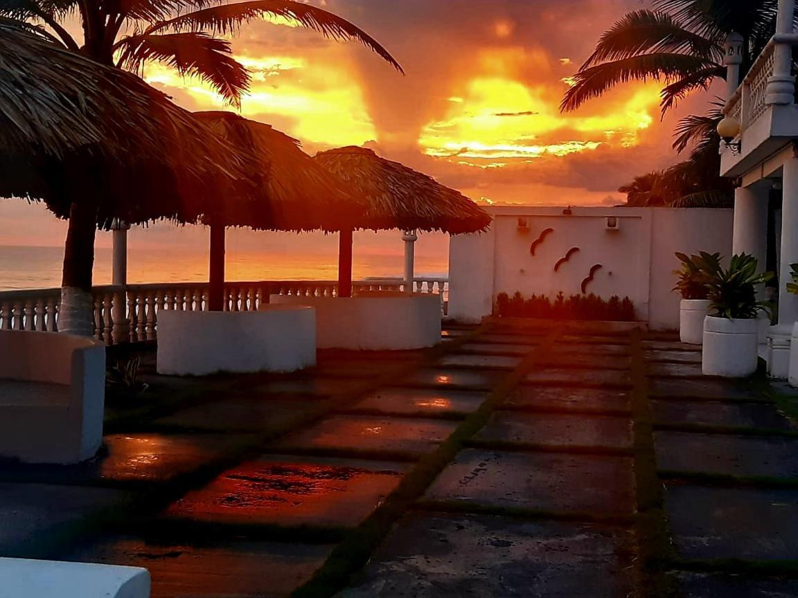Hotel La Casona Beach El Guayabo Eksteriør billede